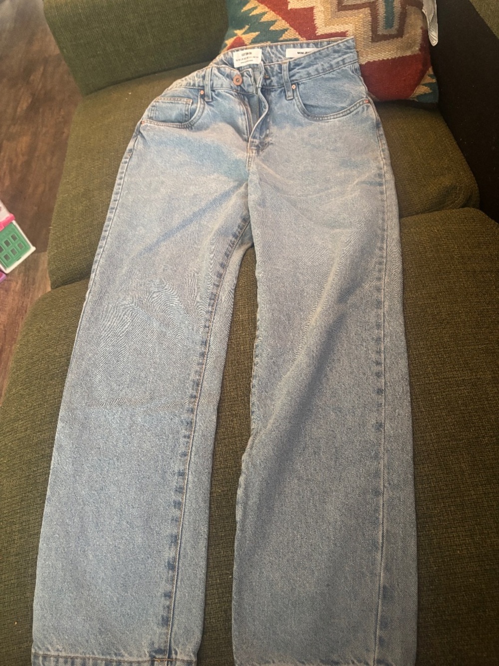 Cotton On Light Wash Mom Jeans High Rise – US 8 / AU 12